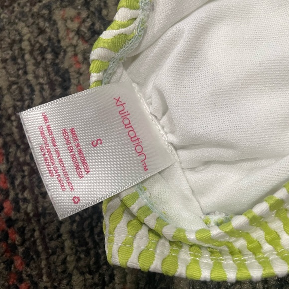 Xhilaration Small green bikini top women’s - Picture 2 of 2